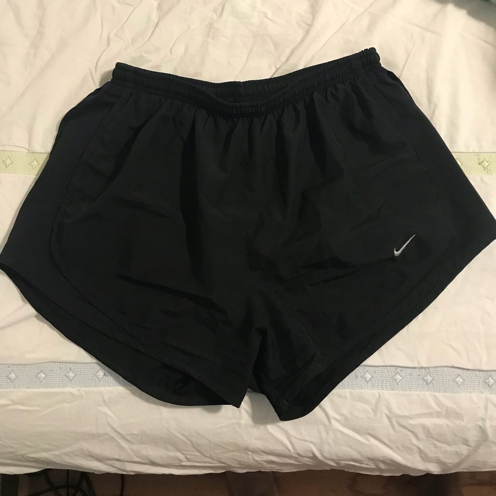 All black nike tempo shorts